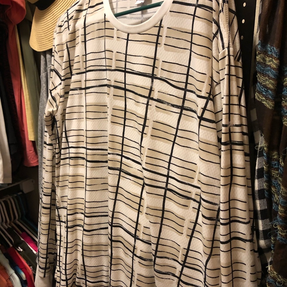 EUC Lularoe long sleeve Hudson T